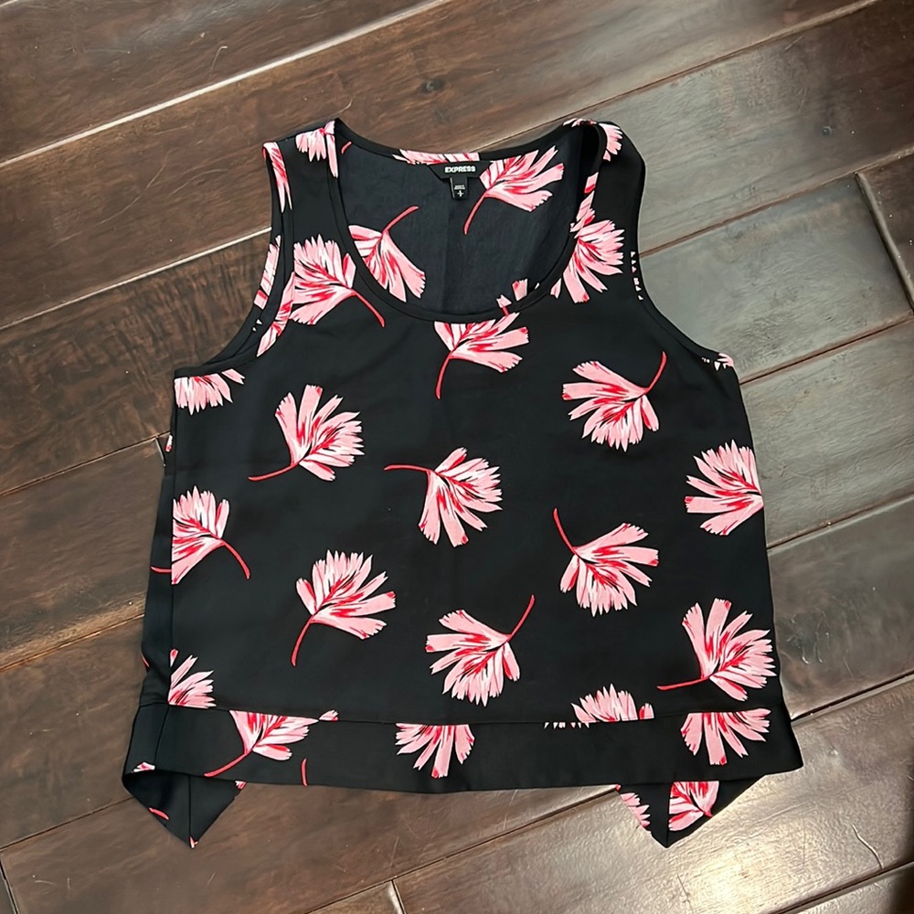NEW W/OUT TAGS!!! Express top!